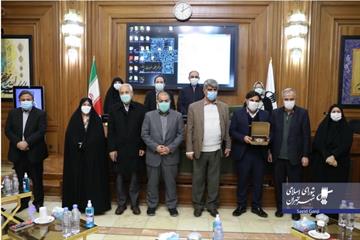 در جلسه شورا صورت گرفت: تقدیر  اعضای شورای شهر تهران از معلم خیر خوزستانی